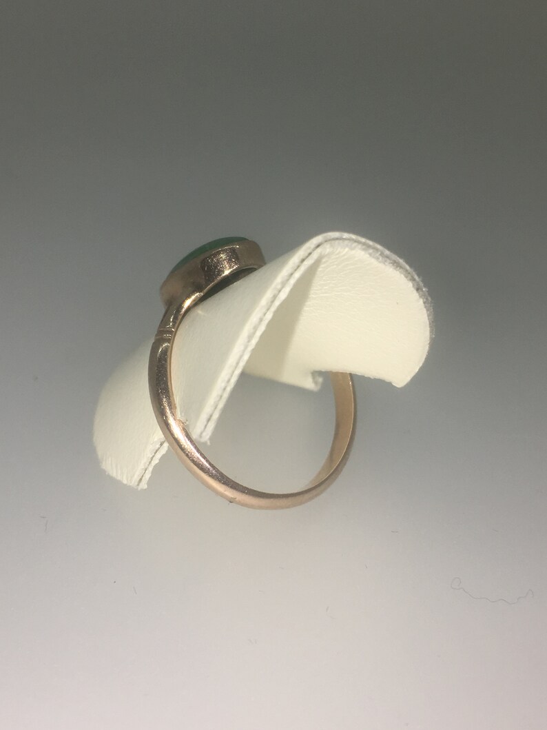 Oval Cabochon Jade in 9K Yellow Gold Free Shipping /& Re-Sizing!