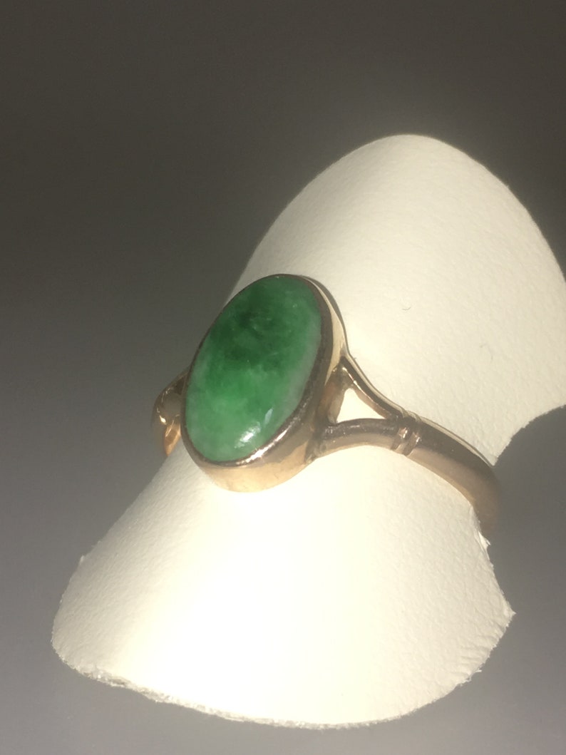Oval Cabochon Jade in 9K Yellow Gold Free Shipping /& Re-Sizing!