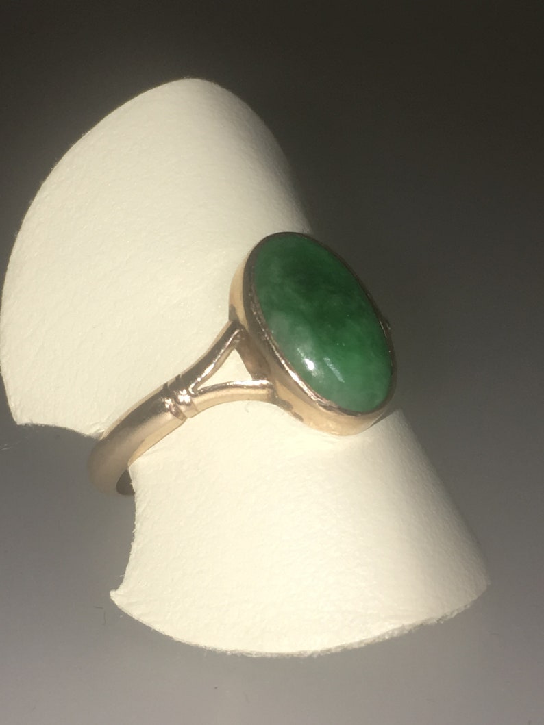 Oval Cabochon Jade in 9K Yellow Gold Free Shipping /& Re-Sizing!