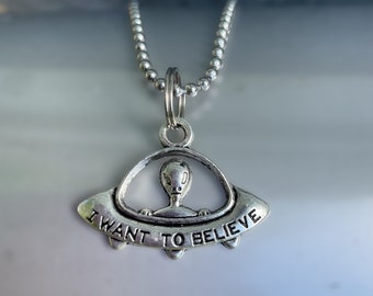 UFO I Want To Believe Pendant. UAP Necklace