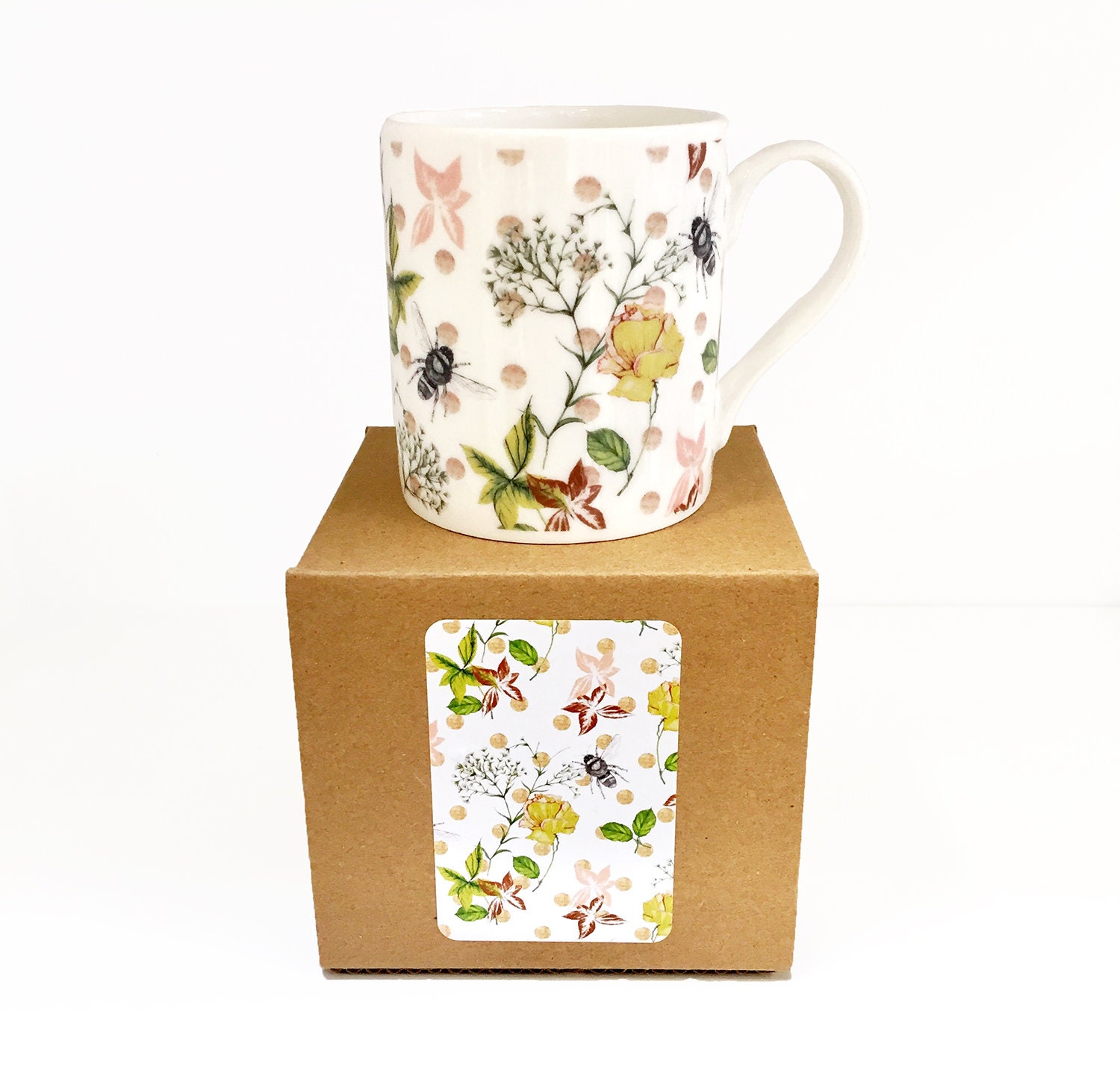 VTG SADLER Wellington Fine Bone China Strawberry Mug-England | Property - View #3