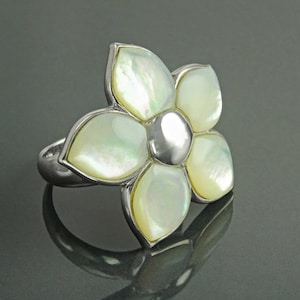 White Flower Ring, Sterling Silver, Mother of Pearl Shell , Polynesian Blossom Frangipani Flowers Petals Ring, White Stone Ring