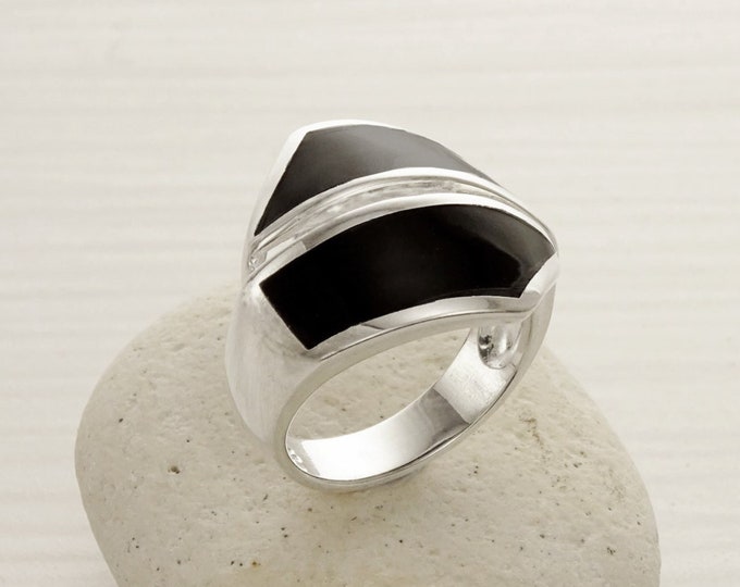 Onyx Bypass Ring - Sterling Silver - Black Onyx - Gemstone Crossing Ring - Designer Ring - Black Stone Ring - Framed Geometrical Ring