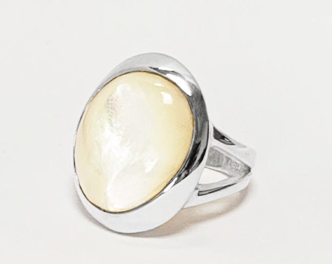 Round Ring, Sterling Silver, White Shell, Original Round Setting Flat Round Stone,  Unique Modern Designer Ring,  Minimalist Jewelry