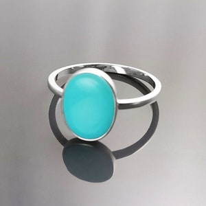Oval Turquoise Ring, Sterling Silver, Flat Genuine Turquoise stone, Small Everyday blue Stone jewelry, Modern Minimalist Style Ring