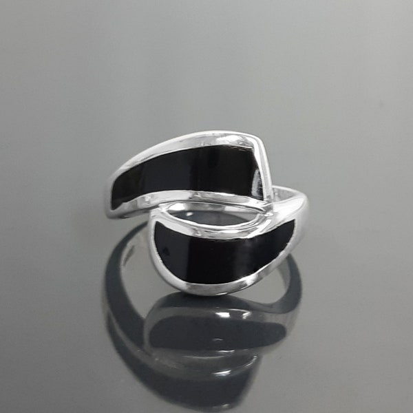 Black Waves Ring, Sterling Silver, Black Onyx Stone Jewelry, Modern Geometric Bypass Curved Comma Wave Design, Inlay Stones