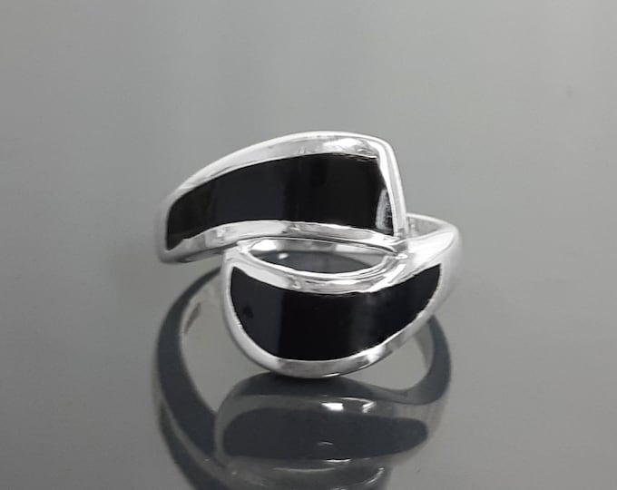 Black Waves Ring, Sterling Silver, Black Onyx Stone Jewelry, Modern Geometric Bypass Curved Comma Wave Design, Inlay Stones