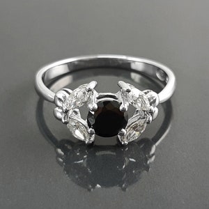 Halo Ring, Sterling Silver, Black and white Cz Stones, Modern Solitaire Ring, Minimalist Stone Jewelry, Woman Ring