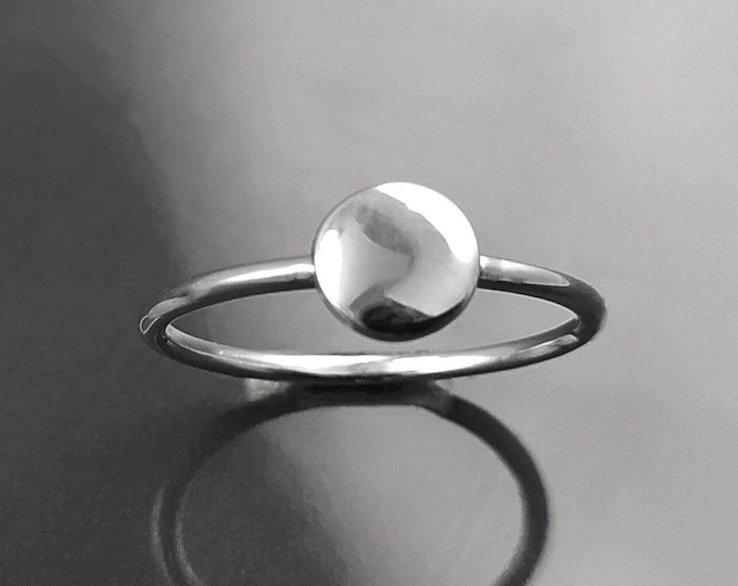 Round Ring, Sterling Silver, Lunar Band, Cosmic Disc Jewelry, Stellar Round Pad ring, Astronomical Disk Ring, Full Moon Spot Ring,