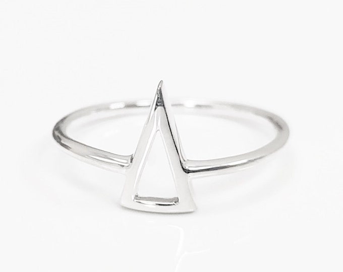 Triangle Ring, Sterling Silver, Spike Ring, Chevron ring, Peak Ring, Delta Ring, Arrow Ring, Arrow Headed Ring, Point Ring, Sharp Ring