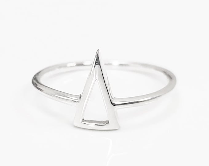Delta Triangle Ring, Sterling Silver, Spike Ring, Chevron ring, Peak Ring, Arrow Ring, Arrow Headed Ring, Point Ring, Sharp Ring