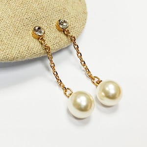 Boucles pendantes perle, chaîne plaqué or perles et cristal, Bijou intemporel, Boucles d'oreilles longues élégantes pour mariage et soirée
