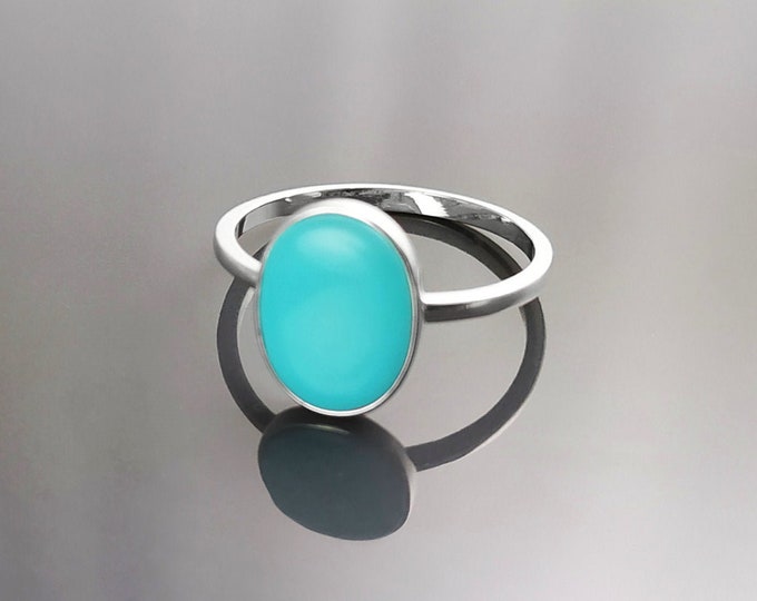 Oval Turquoise Ring, Sterling Silver, Flat Genuine Turquoise stone, Small Everyday blue Stone jewelry, Modern Minimalist Style Ring