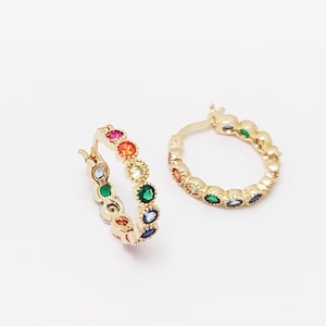 レインボーフープイヤリング • 18Kゴールドメッキ • マルチカラーフープ