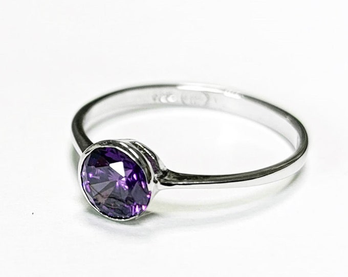 Purple Stone Ring, Sterling Silver, Comfortable Low Round Setting Ring, Amethyst simulant Stone (CZ), Minimalist Purple Solitaire Ring