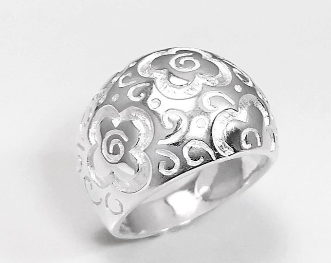 70's Flower Ring - Sterling Silver, engraved floral nature Pattern - Hipster Boho Flowers Wide Domed Band Ring