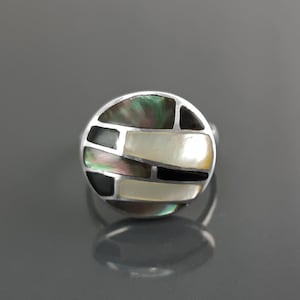 Round Shell Ring, Sterling Silver, White Mother of Pearl, Grey Paua with Onyx Stone, Horizontal Mosaic Stone, Geometric Ring, Woman Ring