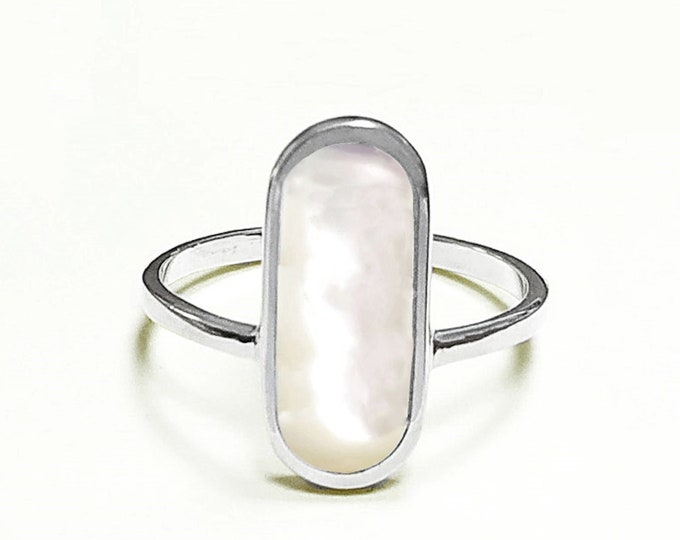 Bague Nacre Ovale Plate Argent 925, véritable Nacre Perlière ovale reflets irisés, bijoux pour tous les jours, style minimaliste moderne