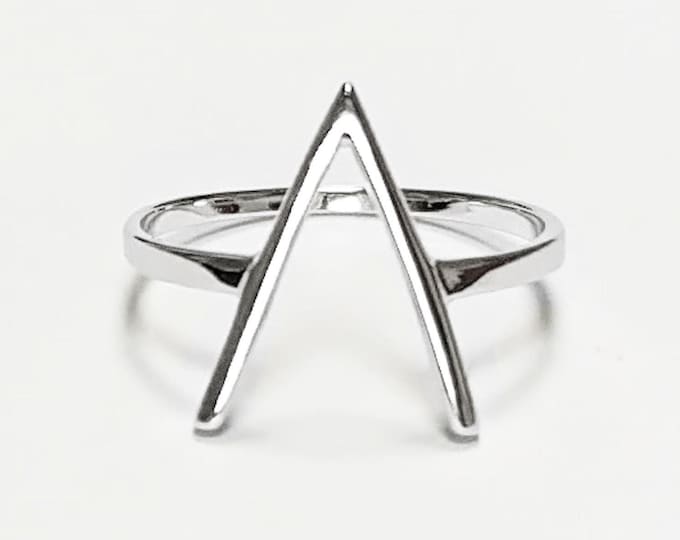 Chevron ring, Sterling Silver, Spike Ring, Modern Triangle Ring, minimalist Peak Ring, Delta Arrowhead, Arrow Point Sharp, V Ring
