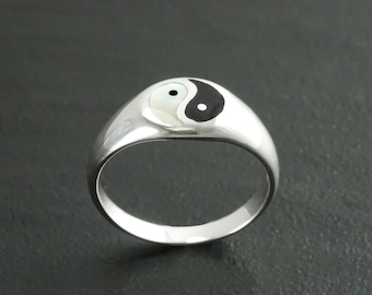 Bague Yin Yang, Argent Massif 925, Pierre ONYX et Nacre, Esprit Taoiste, Esprit Zen, Bijou Yoga, Bague Hommes et Femmes, Chevalière Ronde