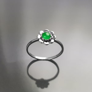 Jade ring, sterling silver, natural green jade stone ring, dainty round flower ring, nature floral ring