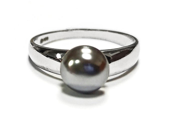 Black Pearl Solitaire Ring • Sterling Silver • Minimalist Contemporary Shell Pearl Jewelry for Women • Perfect for Daily Elegance or Gift