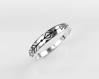 Forward Arrow Ring, Sterling Silver 925, Moving Forward Tattoo Engraved Band Ring, Native Indian Symbol Jewelry, silver Ring, Silver Band