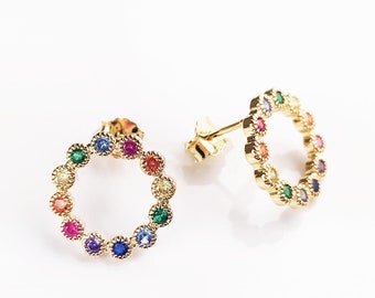 Kleine Pin Ohrringe 15mm, Mix Color Ohrringe Golden 18K echtes Gold überzogen, mit funkelnden Zirkonia Rainbow Colors Cz Steinen besetzt