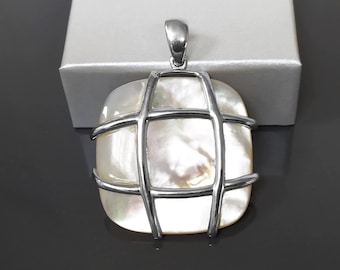 Pendentif Carré Argent 925 - Grand Pendentif Carré Argent 925 serti Nacre Blanche - Filigrane d'Argent - Design ModerneNacre