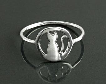 Cat Moon Ring, Sterling Silver, Sitting  Cat with Moonlight Round Ring, Kitty Ring, Feline Ring, Pet Jewelry, Pussy Cat Ring, Kitten Ring