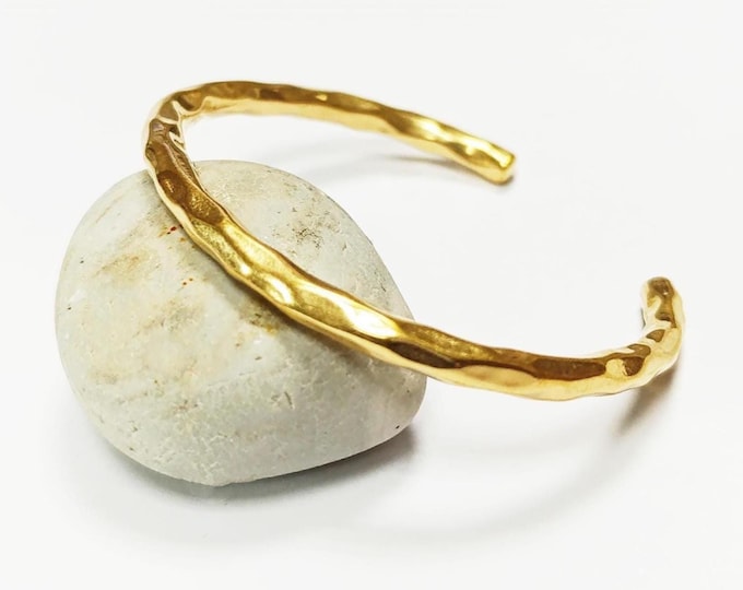 Hammered Gold Bangle • 18K Gold Filled • Elegant Textured Rounded Open Rigid Bracelet • Contemporary Statement Jewelry • Gift for Women