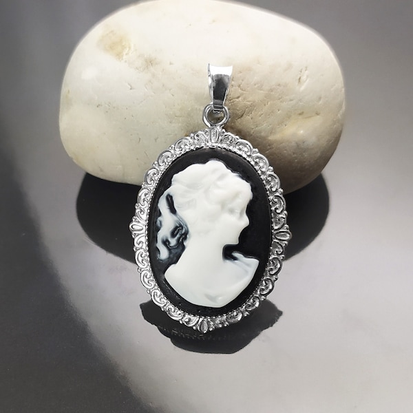 Pendentif Camée, Camée Pierre de résine Noire et Blanche Argent 925, Bijoux Victorien, Collier Vintage, Pendant avec chaine, Cadeau femme