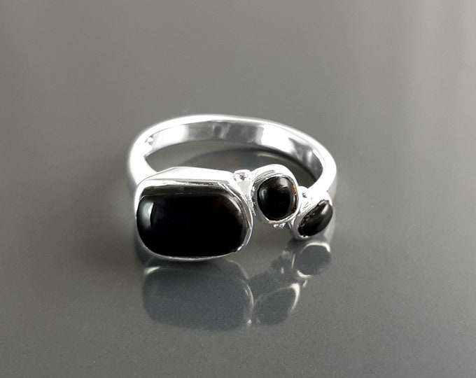 Black ring, solid sterling silver with Black Onyx stone modern design jewelry, unusual Geometric gemstone band everyday jewelry