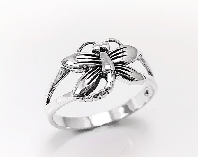 Dragonfly Ring, Sterling Silver, Boho Ring, Damselfly Ring, Flying Insect Ring, Nature Jewelry, Bugs Ring, Garden Bug ring, Dainty Jewelry