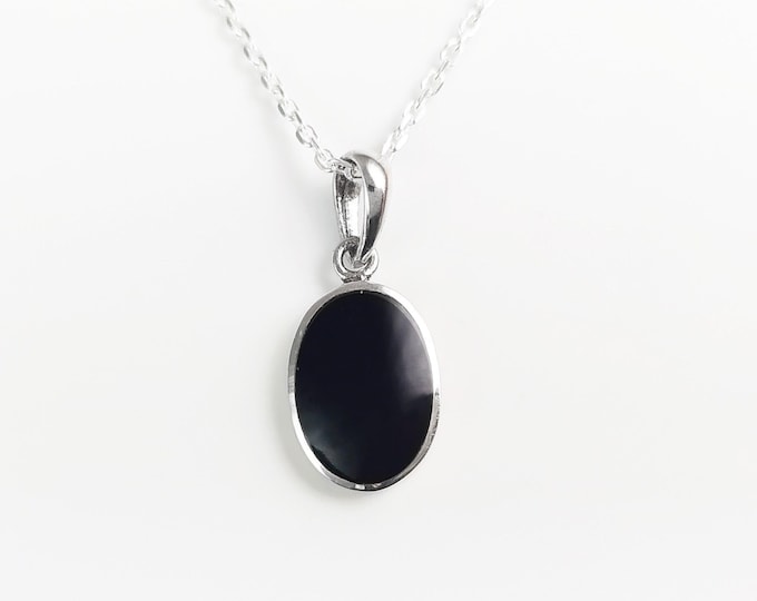 Flat Oval Pendant, Sterling Silver Genuine Black Onyx Gemstone, Small Everyday jewelry, Modern Minimalist Style, Minimalist Stone Pendent.