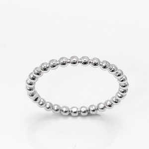 Perlen Bandring, Sterling Silber, glänzend poliert NICHT geschwärzt, texturierte zierliche Perlenring, moderner stapelbarer minimalistischer Ring