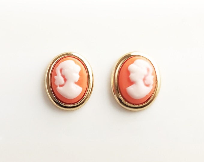 Cameo Earrings - Plated Gold 18K - Red and white Resin stone - woman face portrait cameo - Vintage studs earrings - Victorian Jewelry gift