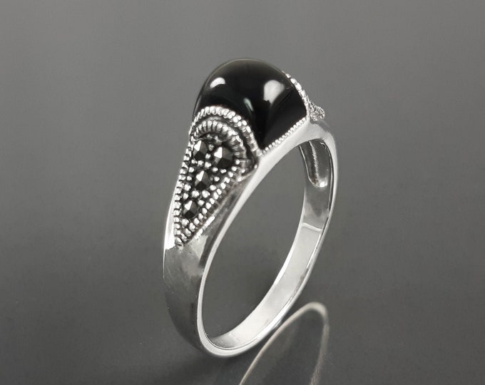 Vintage band ring, sterling silver ring with black domed onyx stone and marcasite stones, art-deco design style jewelry