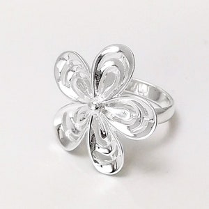 Stunning Silver Ring, 925 Big Flower Ring, Sterling Silver, Wide Flowers Petals Jewelry, Nature Inspired Ring, Unique Women&#39;s Flower Ring