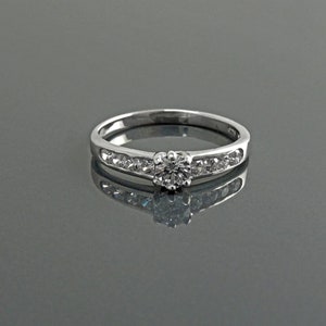 Bague Solitaire, Demi Alliance, Bague Pavage Demi-Tour, Argent 925, Zirconias Couleur Diamant image 2