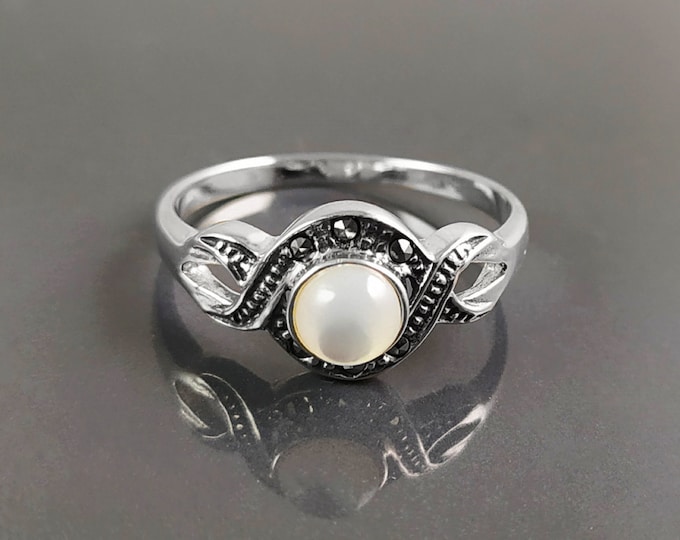 Retro Shell Ring, Sterling Silver, Waves Infinity Art Deco Marcasites Ring, Round Real Mother of Pearl, Antique Retro Inspired Stone Jewelry