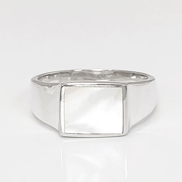 Bague chevalière Nacre, argent 925, bijoux nacre perlière blanche, bague pierre carrée, cadeau unisexe minimaliste et moderne