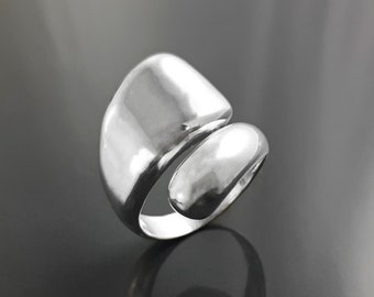 Modern Open Ring, Sterling Silver, Bypass Crossing Ring, Designer Ring, Drop Ring, Adjustable Ring, Minimalist Ring, Unique Ring, Woman Gift