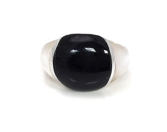 Black Domed Ring Sterling Silver, Domed Band jewelry, Bicolor Two tones Stones White Mother of Pearl, Onyx Stone, Minimalist Modern Design