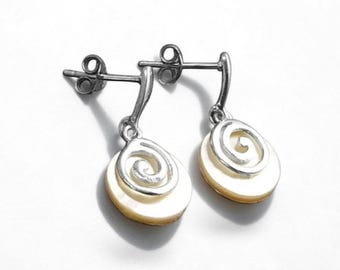 Boucles d'Oreilles Rondes Blanches, Argent 925, Nacre Perlière Blanche, Boucles Moderne Géométrique, Boucles Spirale Blanc