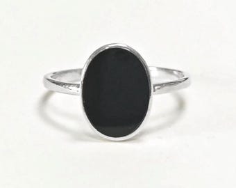 Oval Black Ring, Sterling Silver Ring, Ring with Flat Oval Stone, Genuine Onyx Gemstone, Small Everyday Ring, Modern Ring, Minimalist Ring