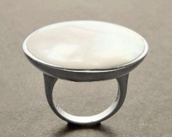 Moderne schijfring, sterling zilver, echte witte MOP, parelmoer, moderne ronde ring, minimalistische sieraden, unieke afgeronde platte stenen ring