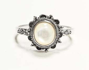 925 Mother of Pearl Ring, Sterling Silver, Real White MOP Ring, Dainty Stone Ring, Pretty Jewelry, Victorian Antique Ring, Boho Oval Ring