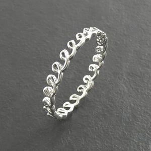 Anello con nodo infinito in argento sterling, fascia intrecciata, fascia impilabile con piccoli gioielli 925