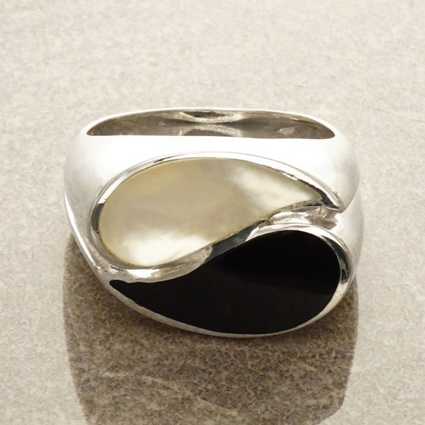 Bague Yin Yang - Bague Noir et Blanc - Bague anneau Argent 925 - Onyx Noir - Nacre Blanche - Ying Yang Moderne, Élégante, Design.